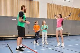 UFC322 预估奖金曝光，伊斯拉姆・马哈切夫斩获 330 万美元奖金