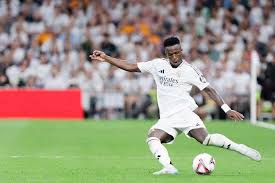 世体评巴萨1-0马竞:战术碾压,什琴斯尼面对0射正悠闲抽雪茄.