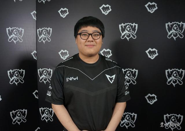 明星级前锋 明星级前锋